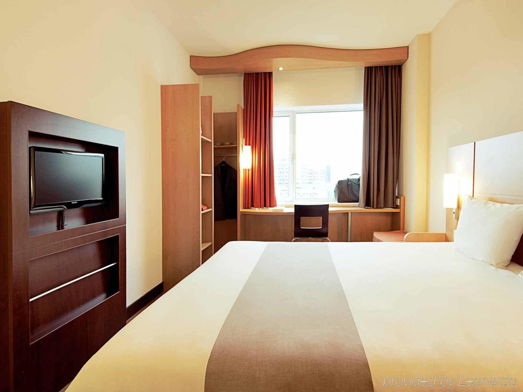 מלון פריז Ibis Maine Montparnasse מראה חיצוני תמונה