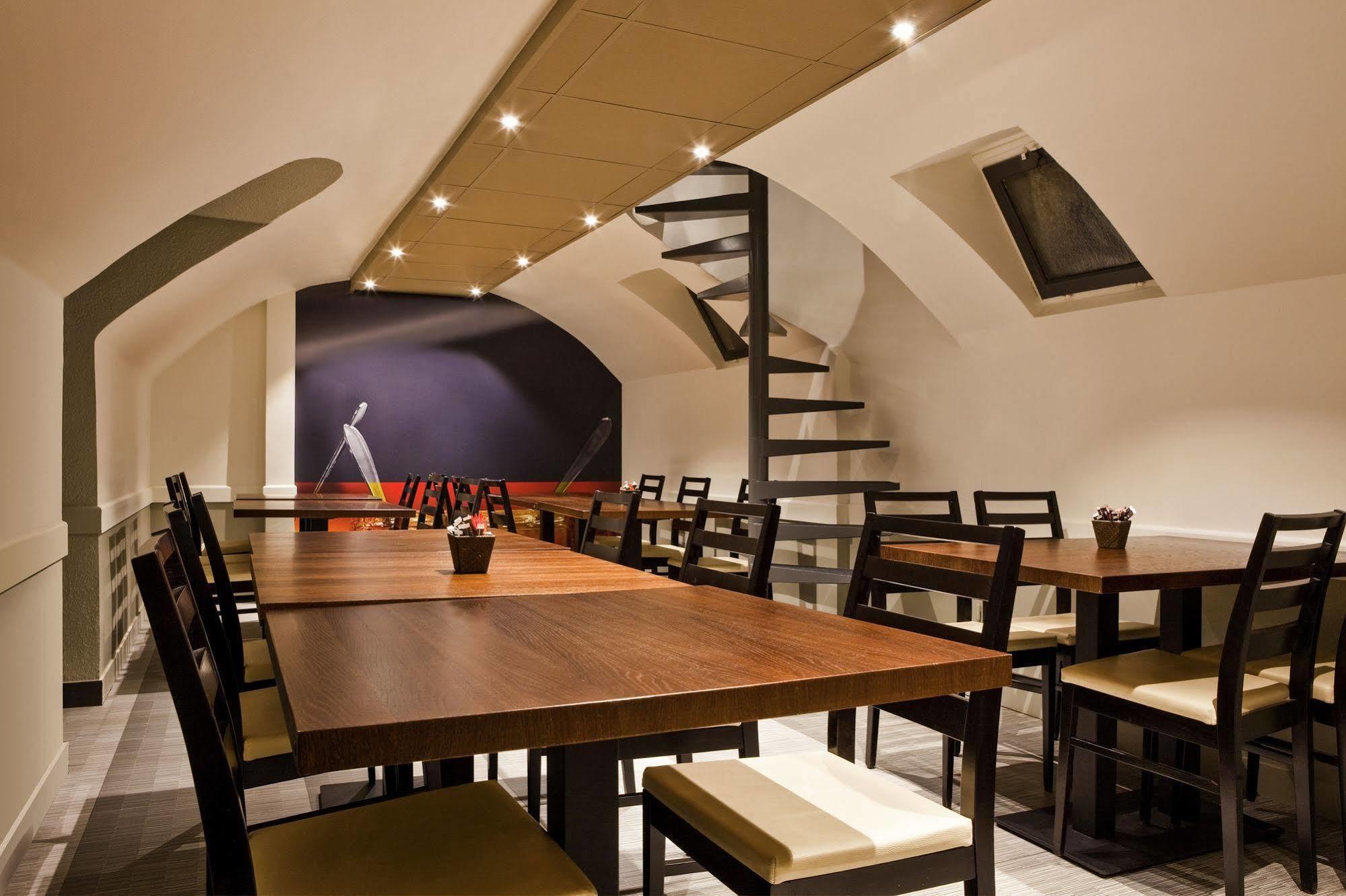 מלון פריז Ibis Maine Montparnasse מראה חיצוני תמונה